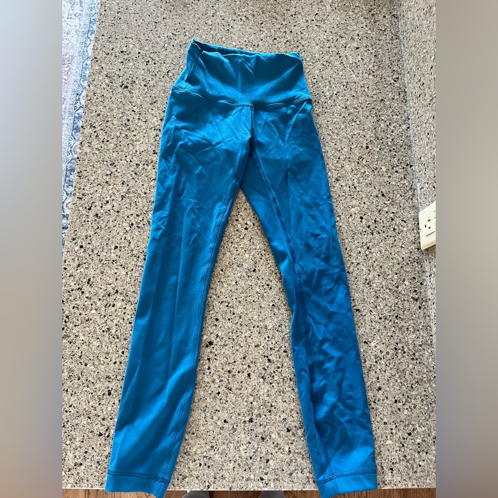 Lululemon Wunder Under leggings. Size 0. Like new
